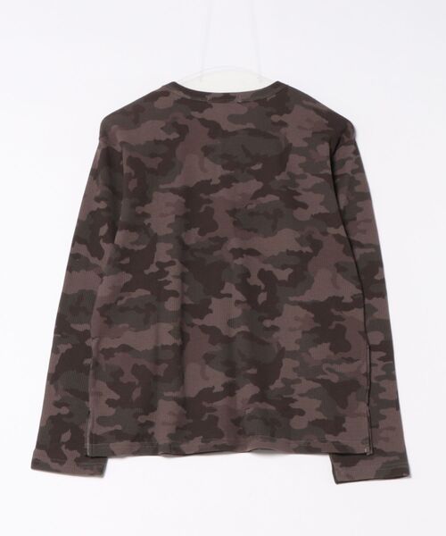 Revo.(レボ)の「カモフラージュ クロスモチーフ ロゴ ワンポイント刺繍 ワッフル ヘンリーネック ロングTシャツ サーマルロンT【UNISEX】(Tシャツ/カットソー・メンズ・グリーン系その他/グリーン系その他2・M/L)」の3枚目の写真