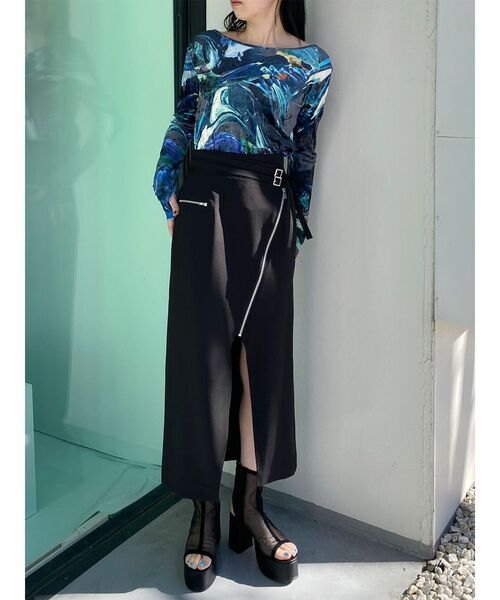 MURUA(ムルーア)の「ダブルベルトアシメZIPスカート 夏服(スカート・レディース・ブラック/ベージュ/グレー・2/1)」の4枚目の写真