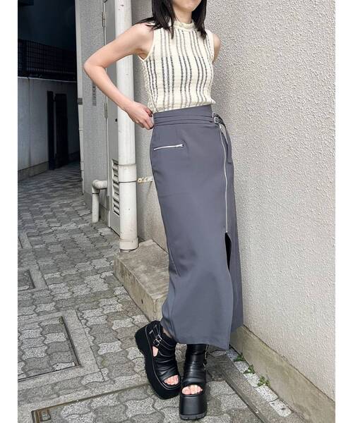 MURUA(ムルーア)の「ダブルベルトアシメZIPスカート 夏服(スカート・レディース・ブラック/ベージュ/グレー・2/1)」の13枚目の写真