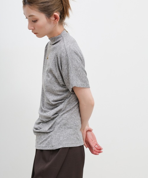 select MOCA(セレクトモカ)の「プチハイサイドドレープトップス(Tシャツ/カットソー・レディース・グレー/ブラック/アイボリー・FREE)」の12枚目の写真