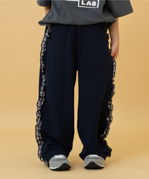 and D. petit main（アンドディープティマイン）の「サイドガラフリルスウェットパンツ（その他パンツ）」