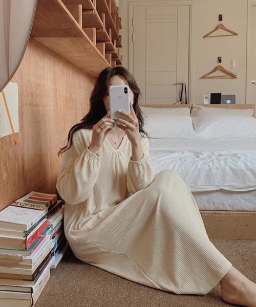 SallyLunn(サリーラン)の「ナチュラルリブソフトワンピース(ワンピース・レディース・ベージュ/アイボリー・LARGE/MEDIUM)」の4枚目の写真