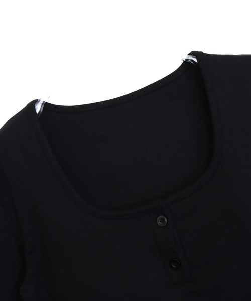 ANAP（アナップ）の「パッド付 ボタンデザイン ぴたっと ロングスリーブ Tシャツ（Tシャツ/カットソー・レディース・ホワイト/ブラック・F）」の11枚目の写真