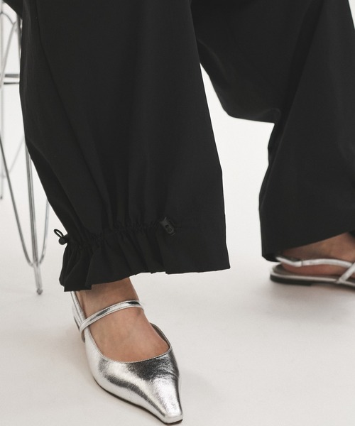 ADAM ET ROPE'(アダムエロペ)の「【WEB限定】撥水ウエストタックイージーパンツ(その他パンツ・レディース・ブラック/ベージュ/ピンク/キナリ・38/36/34)」の22枚目の写真