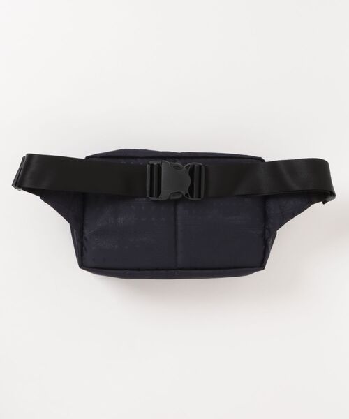 NEW ERA（ニューエラ）の「【NEW ERA/ニューエラ】スクエア ウエストバッグ 7L ネイビーペイズリー（ボディバッグ/ウエストポーチ・メンズ・ネイビー・FREE）」の2枚目の写真
