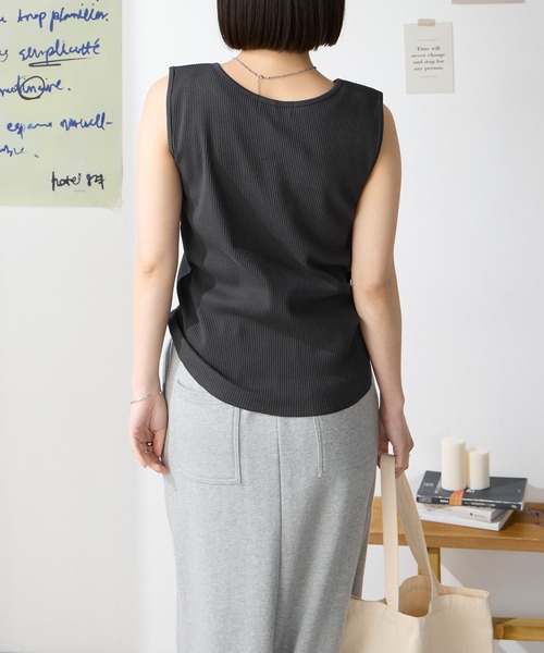 MONO-MART(モノマート)の「セルフカット ヘンリーネック コンパクト リブ タンクトップ〈UVカット〉(タンクトップ・レディース・ブルー/杢グレー/オフホワイト/ブラック/ネイビー/ダークグレー/レッド/ブラウン・FREE)」の19枚目の写真