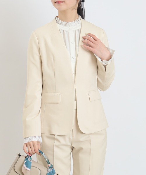 TRUDEA(トルディア)の「ナチュラルストレッチ カラーレスジャケット(ノーカラージャケット・レディース・ベージュ/ネイビー/ブラウン・SMALL/MEDIUM/LARGE/X-SMALL)」の1枚目の写真