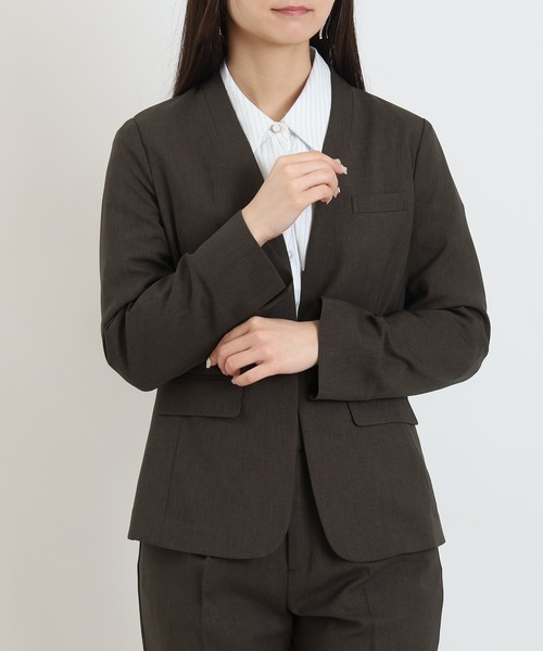 TRUDEA(トルディア)の「ナチュラルストレッチ カラーレスジャケット(ノーカラージャケット・レディース・ベージュ/ネイビー/ブラウン・SMALL/MEDIUM/LARGE/X-SMALL)」の4枚目の写真