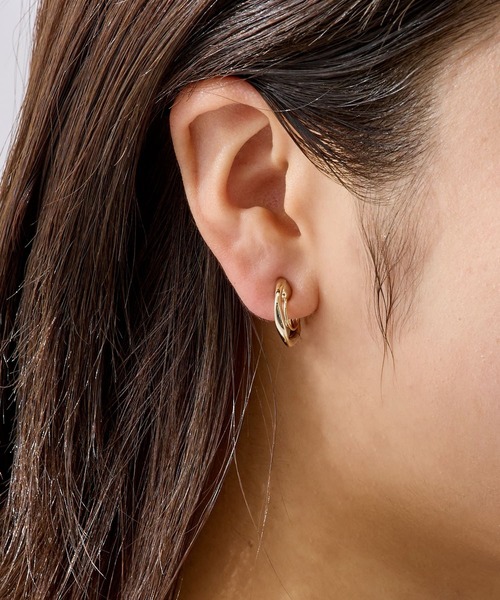 CALIN STANDARD(カリンスタンダード)の「◆金属アレルギー対応◆◆made in japan◆【痛くない】【落ちにくい】【ストレスフリーな着け心地】ニュアンスツイスト グランループフィットイヤリング(イヤリング・レディース・シルバー/ゴールド・FREE)」の1枚目の写真