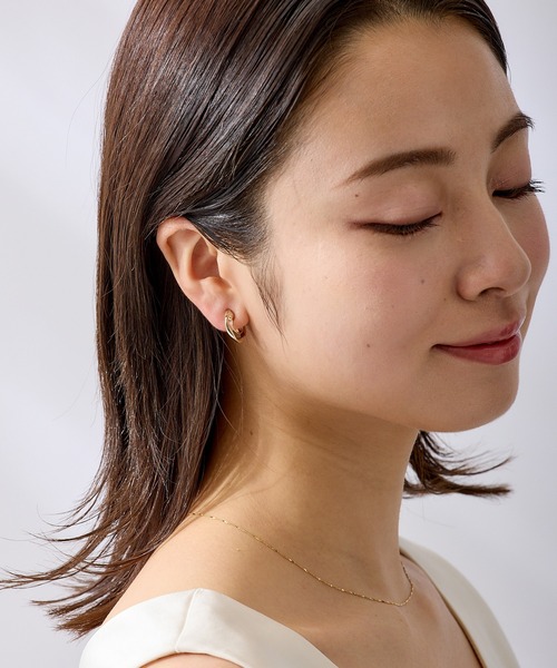 CALIN STANDARD(カリンスタンダード)の「◆金属アレルギー対応◆◆made in japan◆【痛くない】【落ちにくい】【ストレスフリーな着け心地】ニュアンスツイスト グランループフィットイヤリング(イヤリング・レディース・シルバー/ゴールド・FREE)」の11枚目の写真