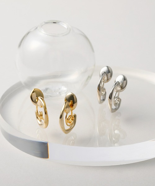 CALIN STANDARD(カリンスタンダード)の「◆金属アレルギー対応◆◆made in japan◆【痛くない】【落ちにくい】【ストレスフリーな着け心地】ニュアンスツイスト グランループフィットイヤリング(イヤリング・レディース・シルバー/ゴールド・FREE)」の15枚目の写真