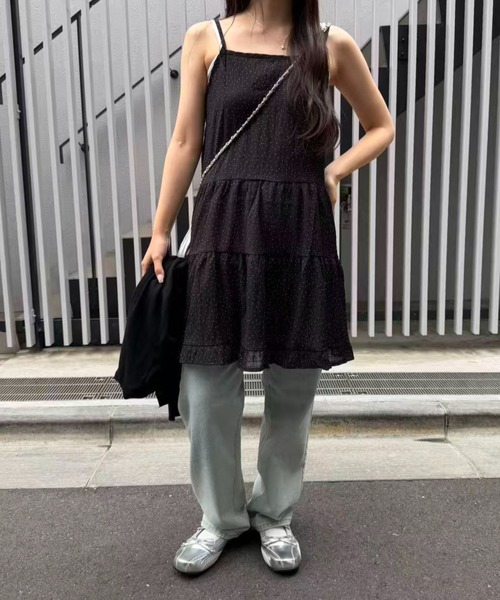 mebole(メボレ)の「ドットフリルキャミワンピース(ワンピース・レディース・ブラック/ホワイト・FREE)」の4枚目の写真