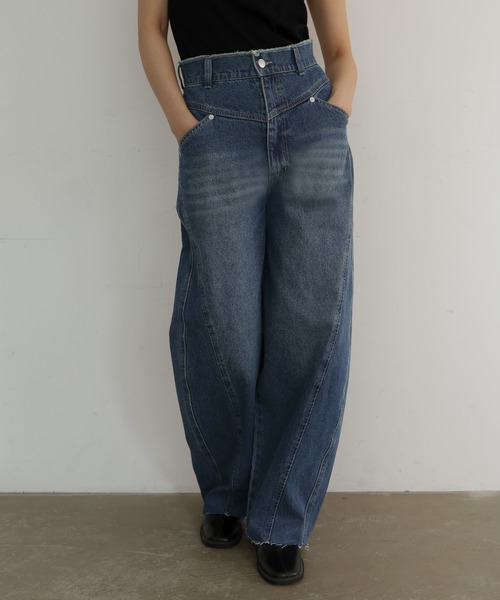 hellam（へラム）の「切り替えカーブデザインデニム（デニムパンツ・レディース・ライトブルー/グレー/ブルー・SMALL/MEDIUM）」の3枚目の写真