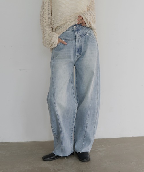 hellam（へラム）の「切り替えカーブデザインデニム（デニムパンツ・レディース・ライトブルー/グレー/ブルー・SMALL/MEDIUM）」の2枚目の写真