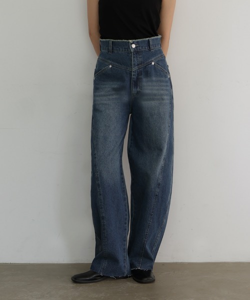 hellam（へラム）の「切り替えカーブデザインデニム（デニムパンツ・レディース・ライトブルー/グレー/ブルー・SMALL/MEDIUM）」の15枚目の写真