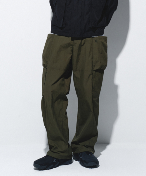 KALAPATTHAR（カラパタール）の「EASY WIDE NYLON RIPSTOP PANTS - KHAKI（その他パンツ・メンズ・その他・MEDIUM/LARGE/X-LARGE）」の3枚目の写真