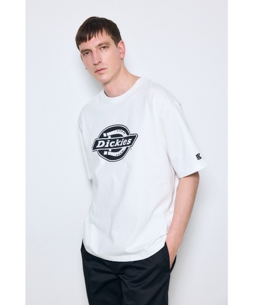AZUL by moussy(アズールバイマウジー)の「【Dickies×AZUL】ロゴTシャツ(Tシャツ/カットソー・メンズ・ブラック/オレンジ/ホワイト・X-LARGE/LARGE/MEDIUM)」の6枚目の写真