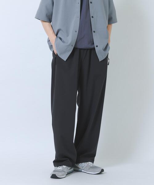ITEMS URBANRESEARCH（アイテムズ アーバンリサーチ）の「『接触冷感/吸水速乾/イージーケア』多機能ナイロンストレッチイージーパンツ（その他パンツ・メンズ・チャコールグレー/カーキ/ブラック・MEDIUM/LARGE）」の16枚目の写真