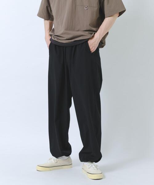 ITEMS URBANRESEARCH（アイテムズ アーバンリサーチ）の「『接触冷感/吸水速乾/イージーケア』多機能ナイロンストレッチイージーパンツ（その他パンツ・メンズ・チャコールグレー/カーキ/ブラック・MEDIUM/LARGE）」の18枚目の写真