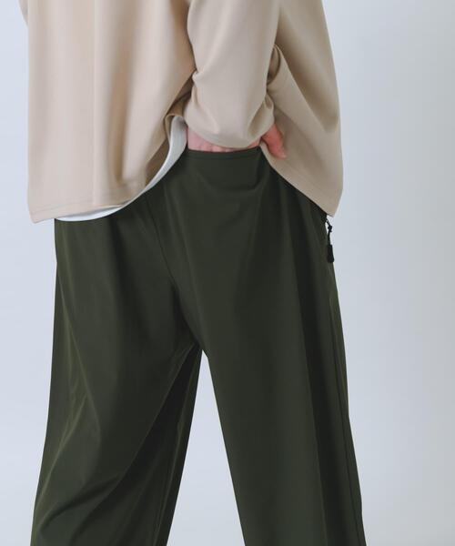 ITEMS URBANRESEARCH(アイテムズ アーバンリサーチ)の「『接触冷感/吸水速乾/イージーケア』多機能ナイロンストレッチイージーパンツ(その他パンツ・メンズ・チャコールグレー/カーキ/ブラック・MEDIUM/LARGE)」の20枚目の写真