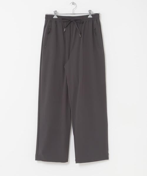 ITEMS URBANRESEARCH（アイテムズ アーバンリサーチ）の「『接触冷感/吸水速乾/イージーケア』多機能ナイロンストレッチイージーパンツ（その他パンツ・メンズ・チャコールグレー/カーキ/ブラック・MEDIUM/LARGE）」の7枚目の写真