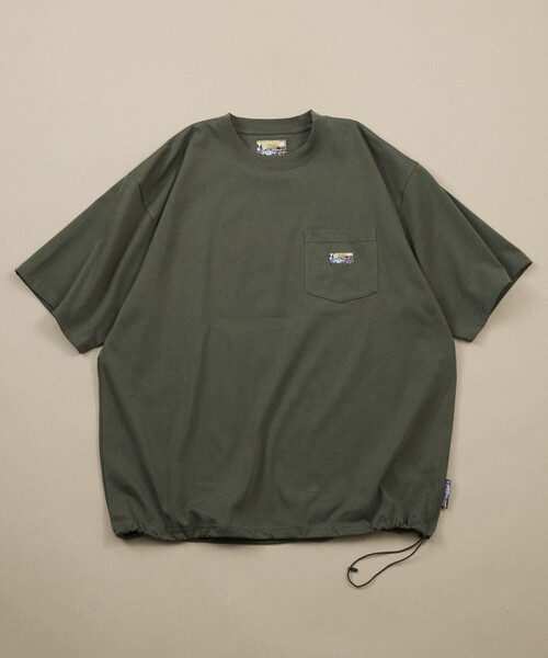 FREAK'S STORE(フリークスストア)の「FREAK'S STORE for BEACH & FES リラックスフィット ワンポイントロゴ スピンドル ポケットTシャツ/紫外線防止(UPF50+)/接触冷感/吸水速乾(Tシャツ/カットソー・メンズ・ライトグレー/ホワイト/ブラック/オリーブ/サックスブルー/チャコールグレー/ベージュ/イエロー・MEDIUM/SMALL/LARGE)」の22枚目の写真