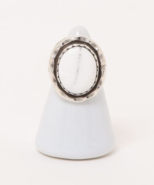 Indian Jewelry(インディアンジュエリー)の「THEATER シアター ネイティブデザインオーバルストーン3ラインズシルバーリング Made in USA(リング・レディース・A/B/C/F/K/L/D/M/E/G/N/I/H/J・#9/#11/#12/#10/#13)」の8枚目の写真