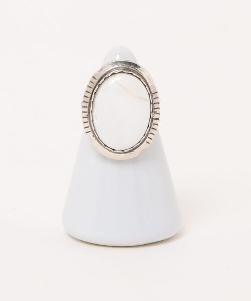 Indian Jewelry(インディアンジュエリー)の「THEATER シアター ネイティブデザインオーバルストーン3ラインズシルバーリング Made in USA(リング・レディース・A/B/C/F/K/L/D/M/E/G/N/I/H/J・#9/#11/#12/#10/#13)」の9枚目の写真