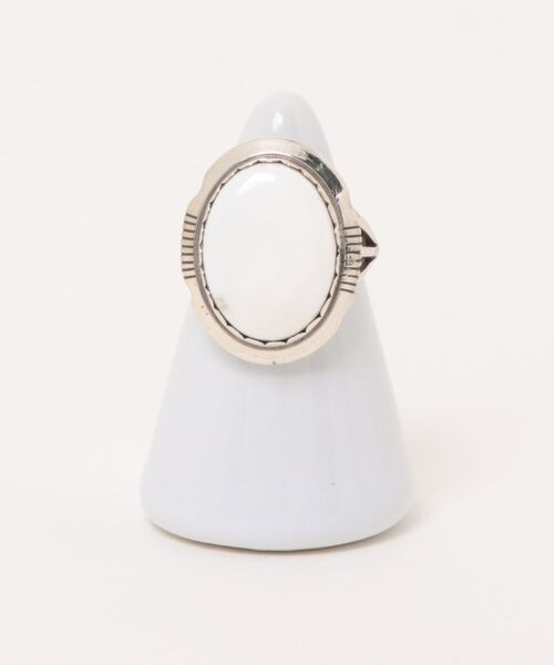 Indian Jewelry(インディアンジュエリー)の「THEATER シアター ネイティブデザインオーバルストーン3ラインズシルバーリング Made in USA(リング・レディース・A/B/C/F/K/L/D/M/E/G/N/I/H/J・#9/#11/#12/#10/#13)」の14枚目の写真