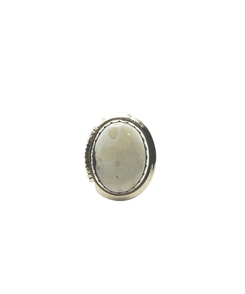 Indian Jewelry(インディアンジュエリー)の「THEATER シアター ネイティブデザインオーバルストーン3ラインズシルバーリング Made in USA(リング・レディース・A/B/C/F/K/L/D/M/E/G/N/I/H/J・#9/#11/#12/#10/#13)」の4枚目の写真