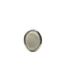 Indian Jewelry（インディアンジュエリー）の「THEATER シアター ネイティブデザインオーバルストーン3ラインズシルバーリング Made in USA（リング）」