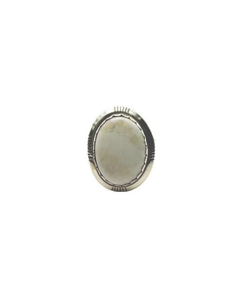 Indian Jewelry(インディアンジュエリー)の「THEATER シアター ネイティブデザインオーバルストーン3ラインズシルバーリング Made in USA(リング・レディース・A/B/C/F/K/L/D/M/E/G/N/I/H/J・#9/#11/#12/#10/#13)」の10枚目の写真