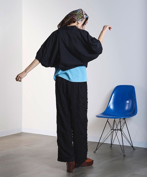 ROSE BUD（ローズバッド）の「3D FLORAL EMBROIDERY PANTS（その他パンツ・レディース・ホワイト/ブラック・ONE SIZE）」の6枚目の写真