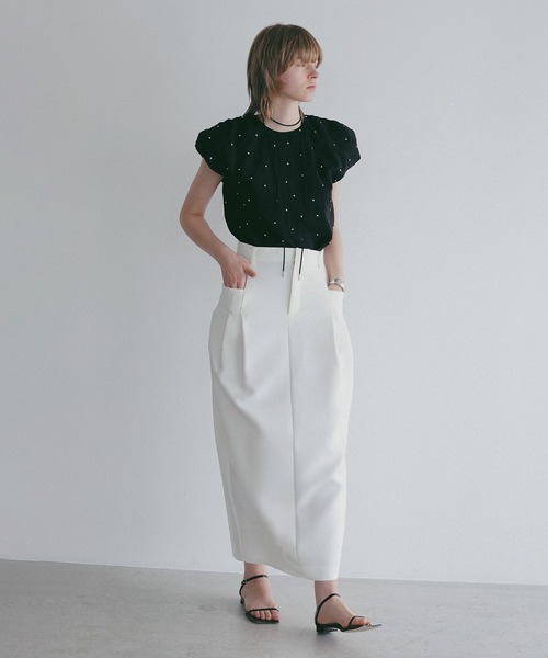 MANOF(マノフ)の「I LINE POCKET SKIRT(スカート・レディース・ホワイト/ブラック・S/M)」の4枚目の写真