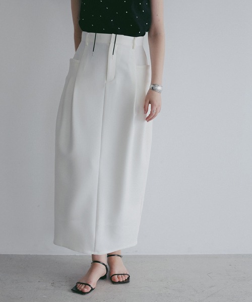 MANOF(マノフ)の「I LINE POCKET SKIRT(スカート・レディース・ホワイト/ブラック・S/M)」の5枚目の写真