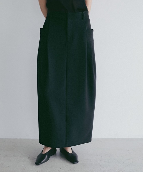 MANOF(マノフ)の「I LINE POCKET SKIRT(スカート・レディース・ホワイト/ブラック・S/M)」の15枚目の写真