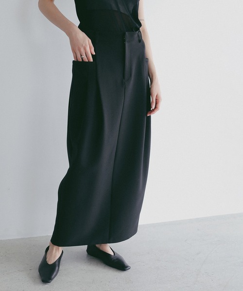 MANOF(マノフ)の「I LINE POCKET SKIRT(スカート・レディース・ホワイト/ブラック・S/M)」の16枚目の写真