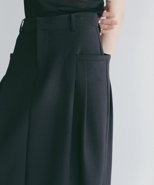 MANOF(マノフ)の「I LINE POCKET SKIRT(スカート・レディース・ホワイト/ブラック・S/M)」の21枚目の写真