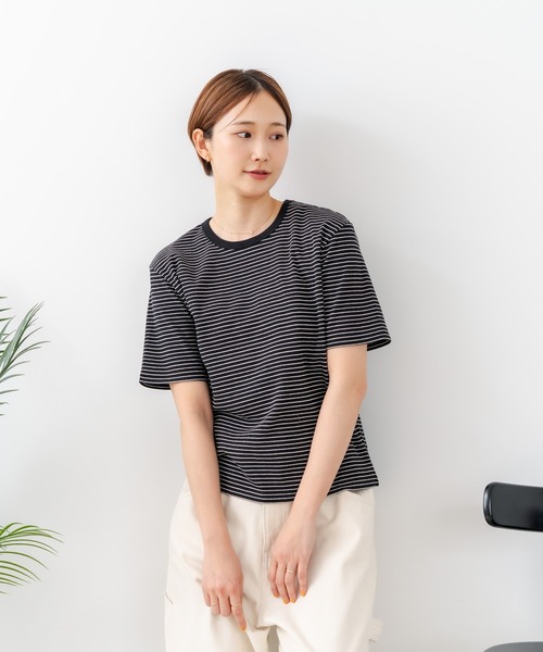 fort point(フォーポイント)の「【C-FORTPOINT/フォートポイント】【細見え スタイルアップ効果】細ボーダー ジャガードリブTシャツ 着痩せ きれいめ オフィス 通勤 大人カジュアル フレンチシック(Tシャツ/カットソー・レディース・ブラック/ネイビー/アイボリー/ライトブラウン/杢グレー・ONE SIZE)」の20枚目の写真