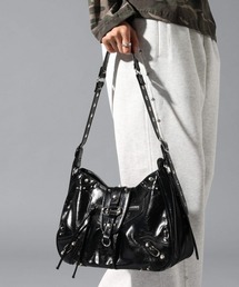 LAND MUSEUM（ランドミュージアム）の「LAND MUSEUM／スタッズショルダーバッグ（ショルダーバッグ）」