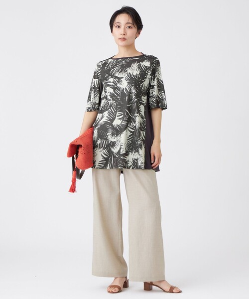 EVEX by KRIZIA（エヴェックスバイクリツィア）の「【接触冷感・マシンウォッシャブル】クールボタニカルプリントカットソー（Tシャツ/カットソー・レディース・チャコールグレー/ブルー系その他2・42/40）」の3枚目の写真