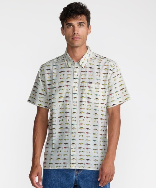RVCA(ルーカ)の「RVCA メンズ TACKLE SHOP SS 半袖シャツ 【2026年夏モデル】(シャツ/ブラウス・メンズ・ホワイト系その他・MEDIUM/LARGE/X-LARGE)」の1枚目の写真