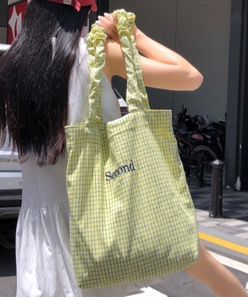 Teem Store(チームストア)の「【大容量/A4対応】チェック柄ギャザーハンドルトートバッグ(トートバッグ・レディース・イエロー/ブルー/ホワイト・F)」の2枚目の写真