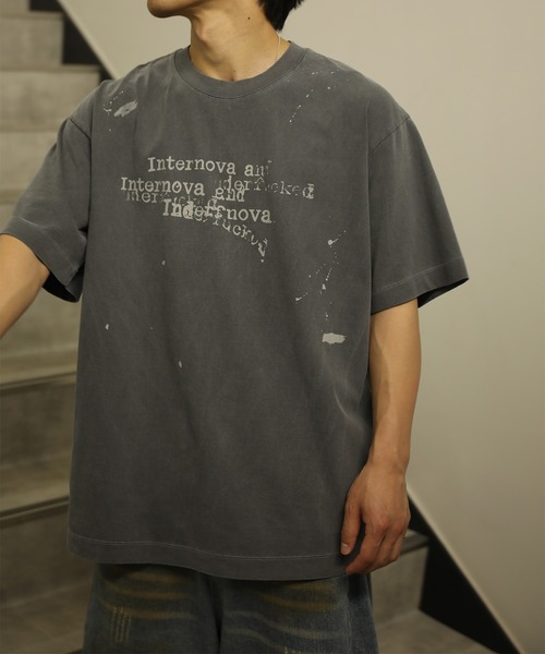 HOOK(フック)の「HOOK タイプライター × ペイントスプラッシュ ウォッシュ オーバーサイズT (SS)(Tシャツ/カットソー・メンズ・ブラック/オフホワイト/グレー・L/M)」の1枚目の写真