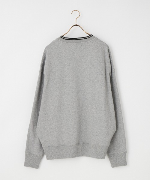 FRED PERRY（フレッドペリー）の「[FRED PERRY/フレッドペリー] ツインティップライン オーバーサイズ ワンポイントロゴ刺繍スウェット（スウェット・レディース・グレー/ダークブラウン/ブラック・M/L/S）」の17枚目の写真