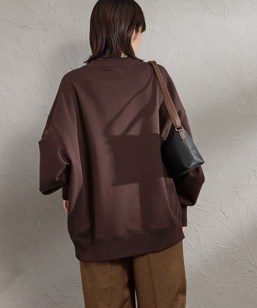 FRED PERRY（フレッドペリー）の「[FRED PERRY/フレッドペリー] ツインティップライン オーバーサイズ ワンポイントロゴ刺繍スウェット（スウェット・レディース・グレー/ダークブラウン/ブラック・M/L/S）」の6枚目の写真