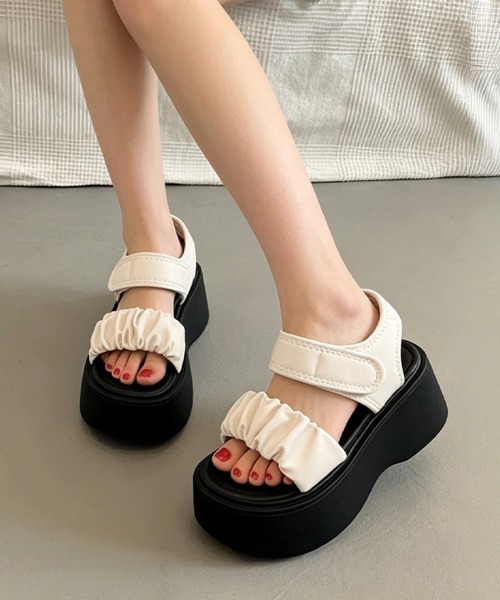 Miniministore（ミニミニストア）の「厚底ギャザーベルトサンダル韓国風美脚軽量（サンダル・レディース・オフホワイト/ブラック・22.5cm/23.0cm/23.5cm/24.0cm/24.5cm）」の22枚目の写真
