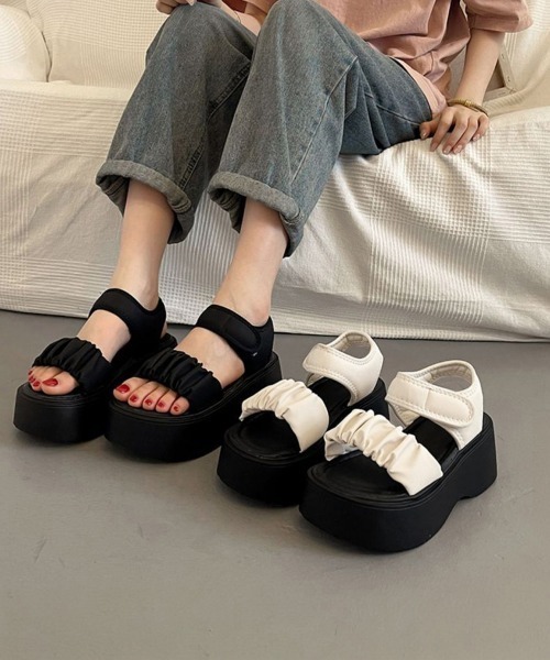 Miniministore（ミニミニストア）の「厚底ギャザーベルトサンダル韓国風美脚軽量（サンダル・レディース・オフホワイト/ブラック・22.5cm/23.0cm/23.5cm/24.0cm/24.5cm）」の10枚目の写真
