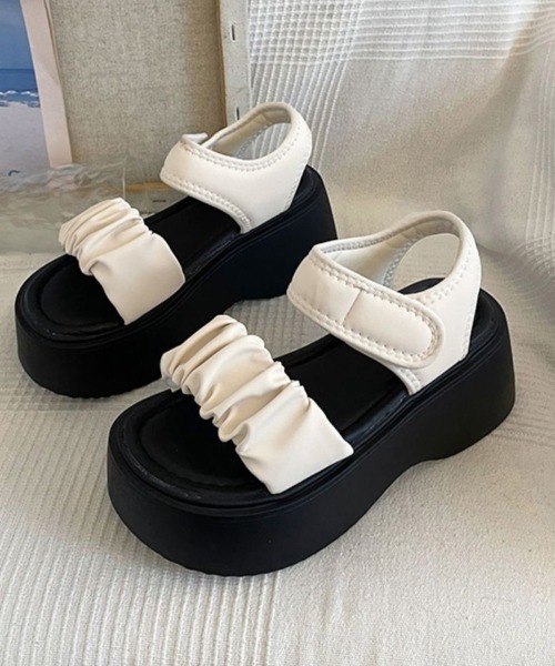 Miniministore（ミニミニストア）の「厚底ギャザーベルトサンダル韓国風美脚軽量（サンダル・レディース・オフホワイト/ブラック・22.5cm/23.0cm/23.5cm/24.0cm/24.5cm）」の6枚目の写真