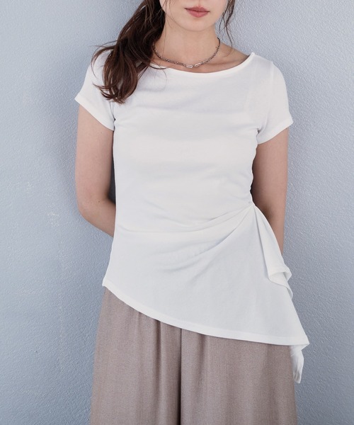 murea(ミュレア)の「ラウンドネックサイドドレープ半袖Tシャツ(Tシャツ/カットソー・レディース・ブラック/ベージュ/ホワイト/チャコール・FREE)」の5枚目の写真